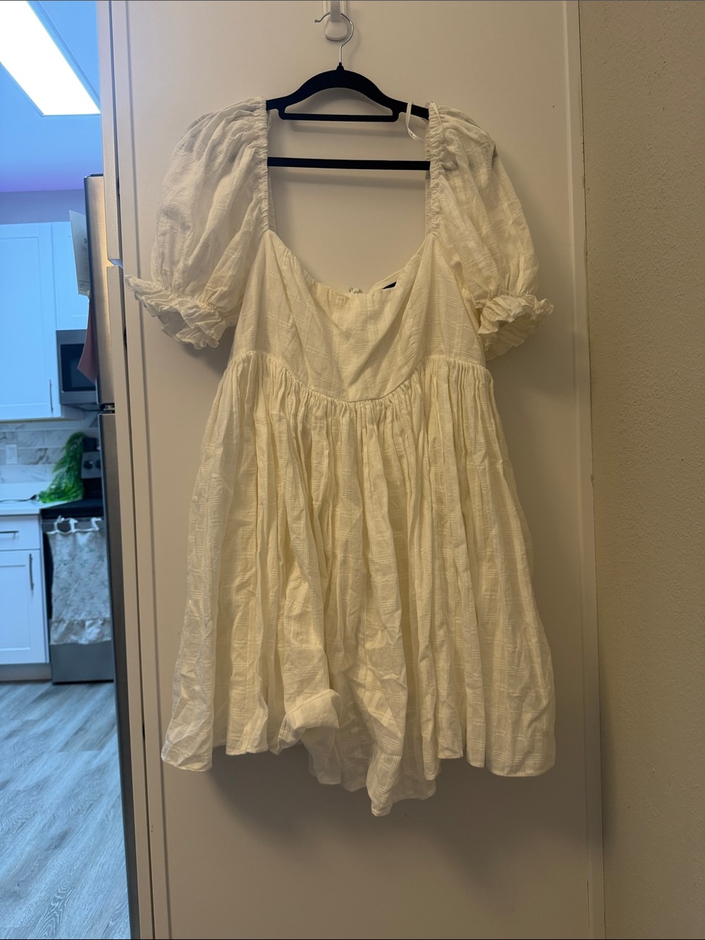 Lulu's Cream Puff-Sleeve Cotton Sundress